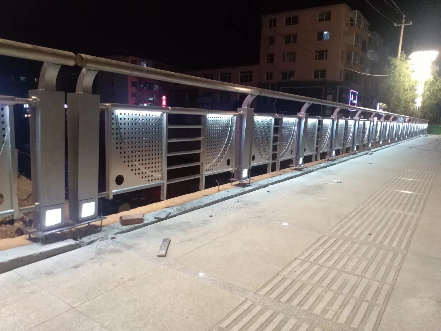 不銹鋼護(hù)欄