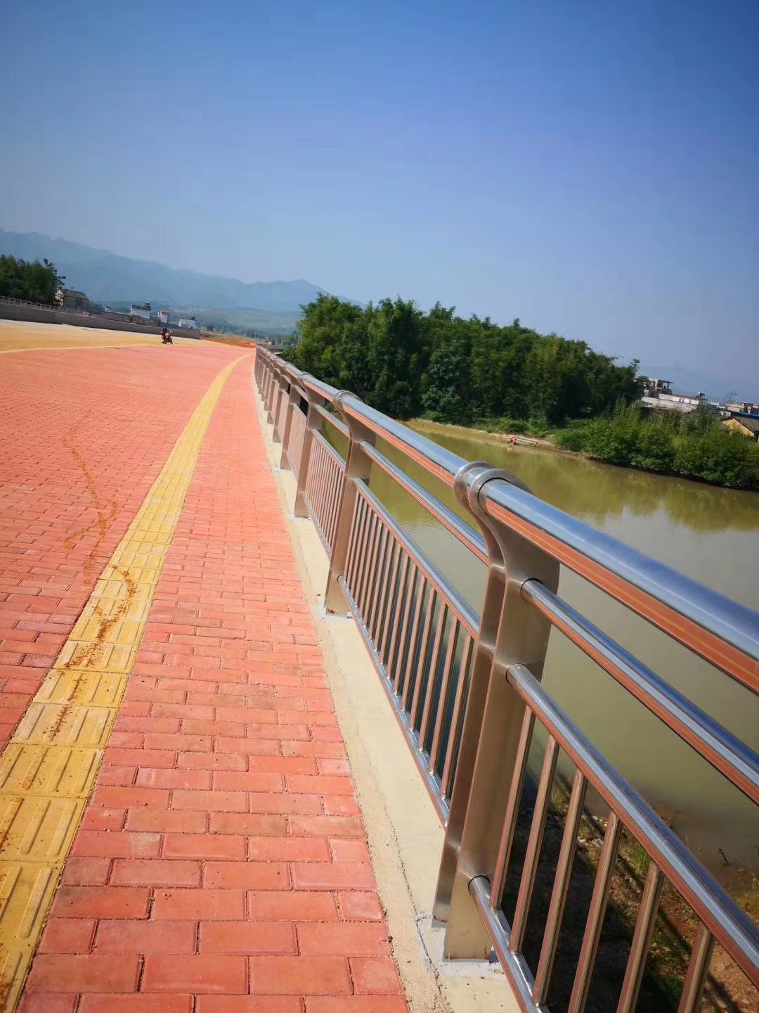 不銹鋼護(hù)欄